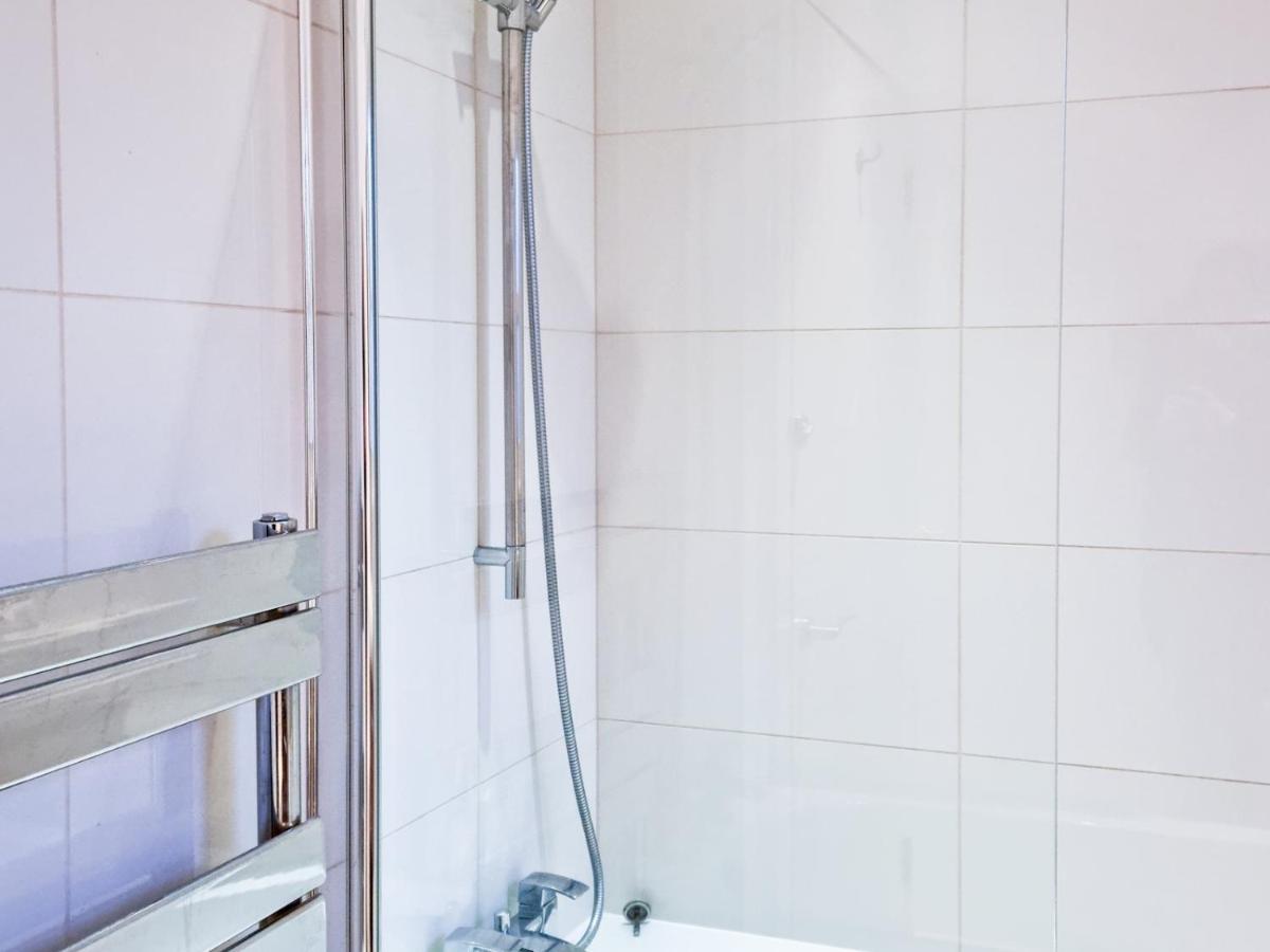 לונדון Pass The Keys Family Friendly 2 Bedroom Gem In Shepherd'S Bush מראה חיצוני תמונה