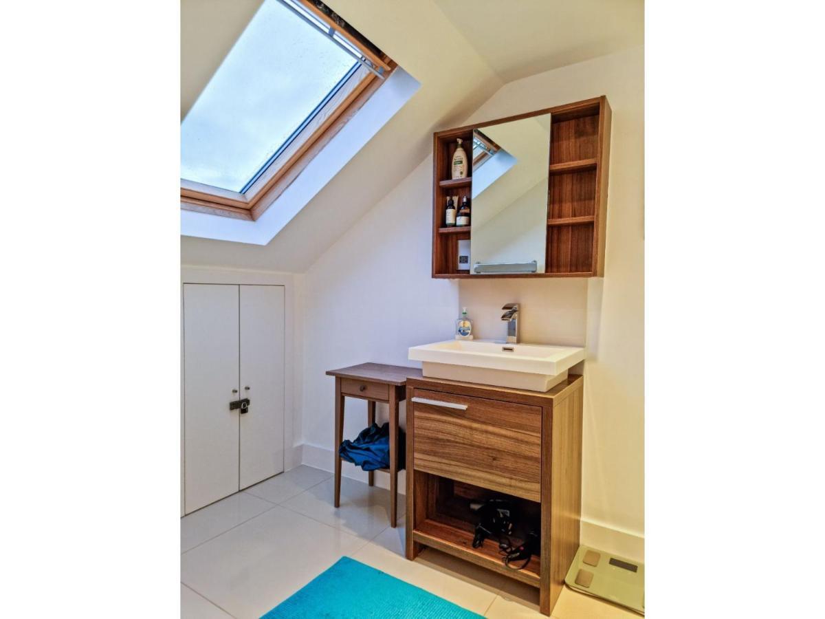 לונדון Pass The Keys Family Friendly 2 Bedroom Gem In Shepherd'S Bush מראה חיצוני תמונה
